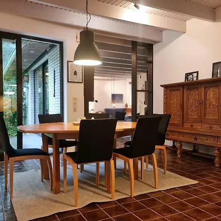 Holiday home Grosszuegiges Ferienhaus Im Gruenen