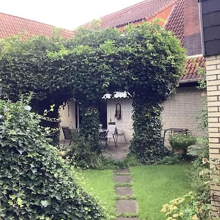 Grosszuegiges Ferienhaus Im Gruenen *
