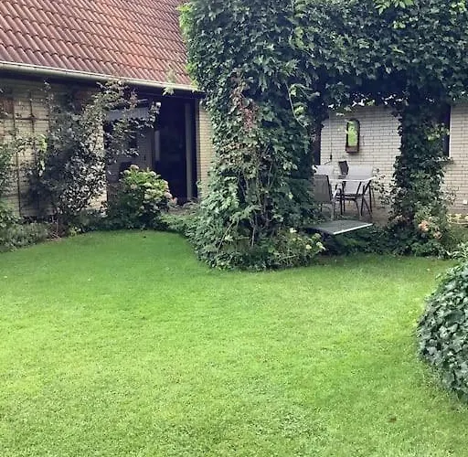 Grosszuegiges Ferienhaus Im Gruenen Wilhelmshaven